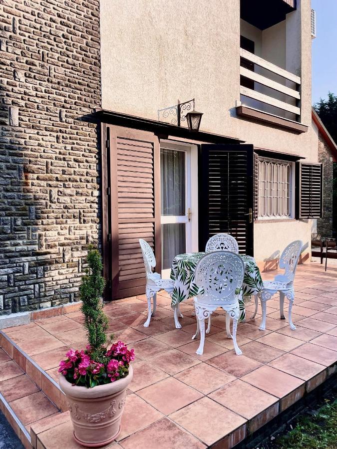 Rozsa Nyaralohaz Villa บาลาตงโบกลาร์ ภายนอก รูปภาพ