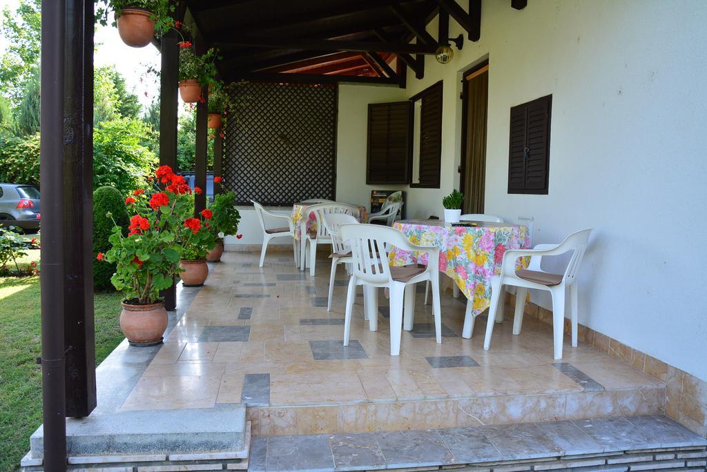 Rozsa Nyaralohaz Villa บาลาตงโบกลาร์ ภายนอก รูปภาพ